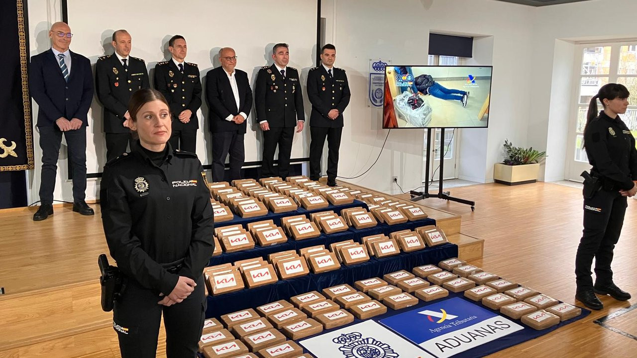 VÍDEO | Tres galegos entre os detidos relacionados con mafia albanesa que recibiu 200 kg de cocaína en Vigo