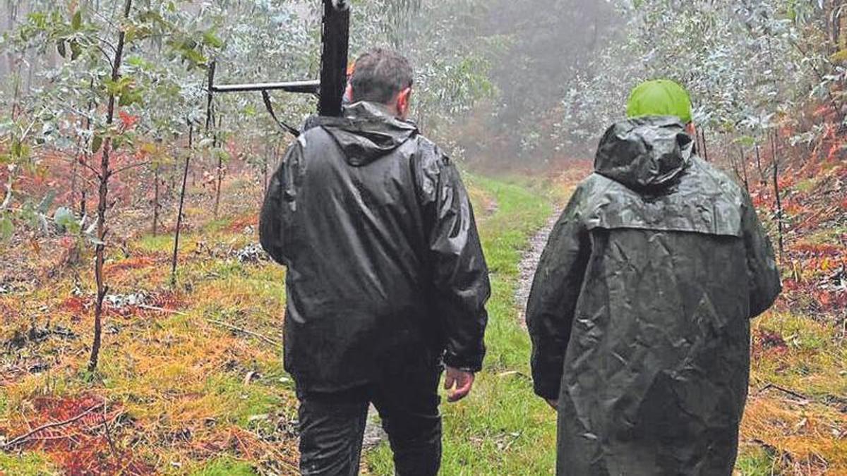 A metade dos  cazadores galegos supera  os 64 anos