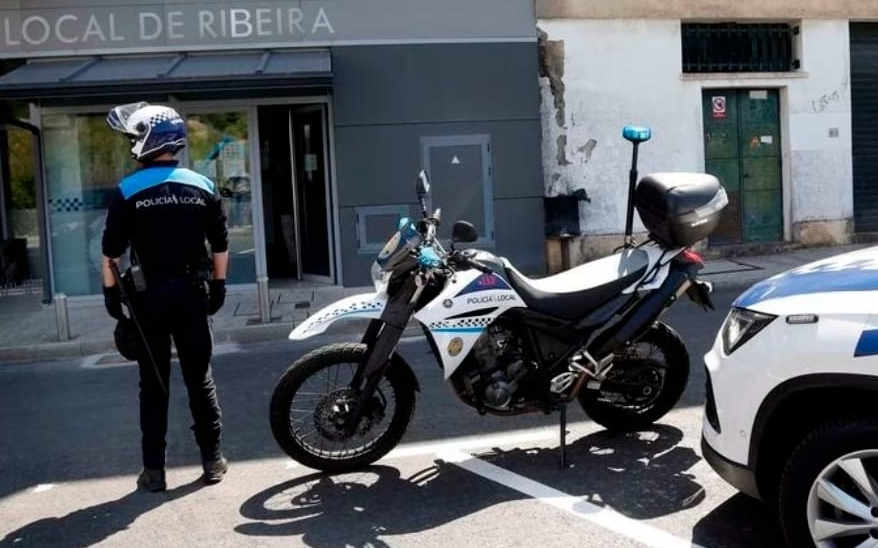 O Goberno de Ribeira reforzará as patrullas da Policía Local e incrementará a presenza policial a pé nas rúas do entorno comercial
