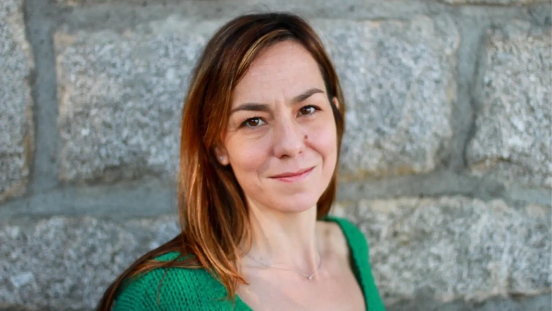 Sara Jiménez Valdericeda, experta en microbioma humano: «No, la hinchazón después de comer no es normal, y tampoco inevitable»