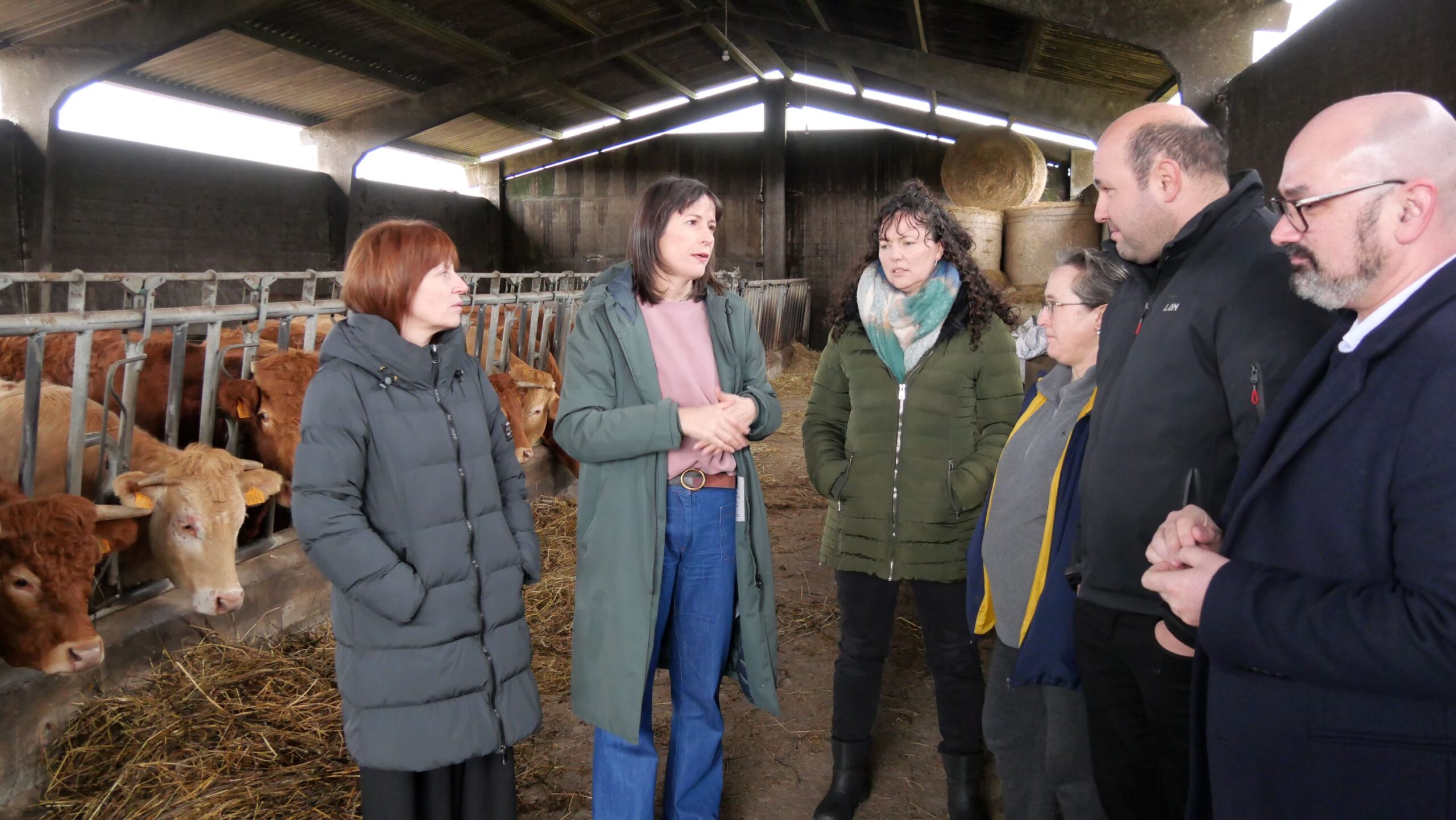 Ana Pontón destaca en Sarria o papel estratéxico das explotacións de vacún e celebra xantar coa militancia
