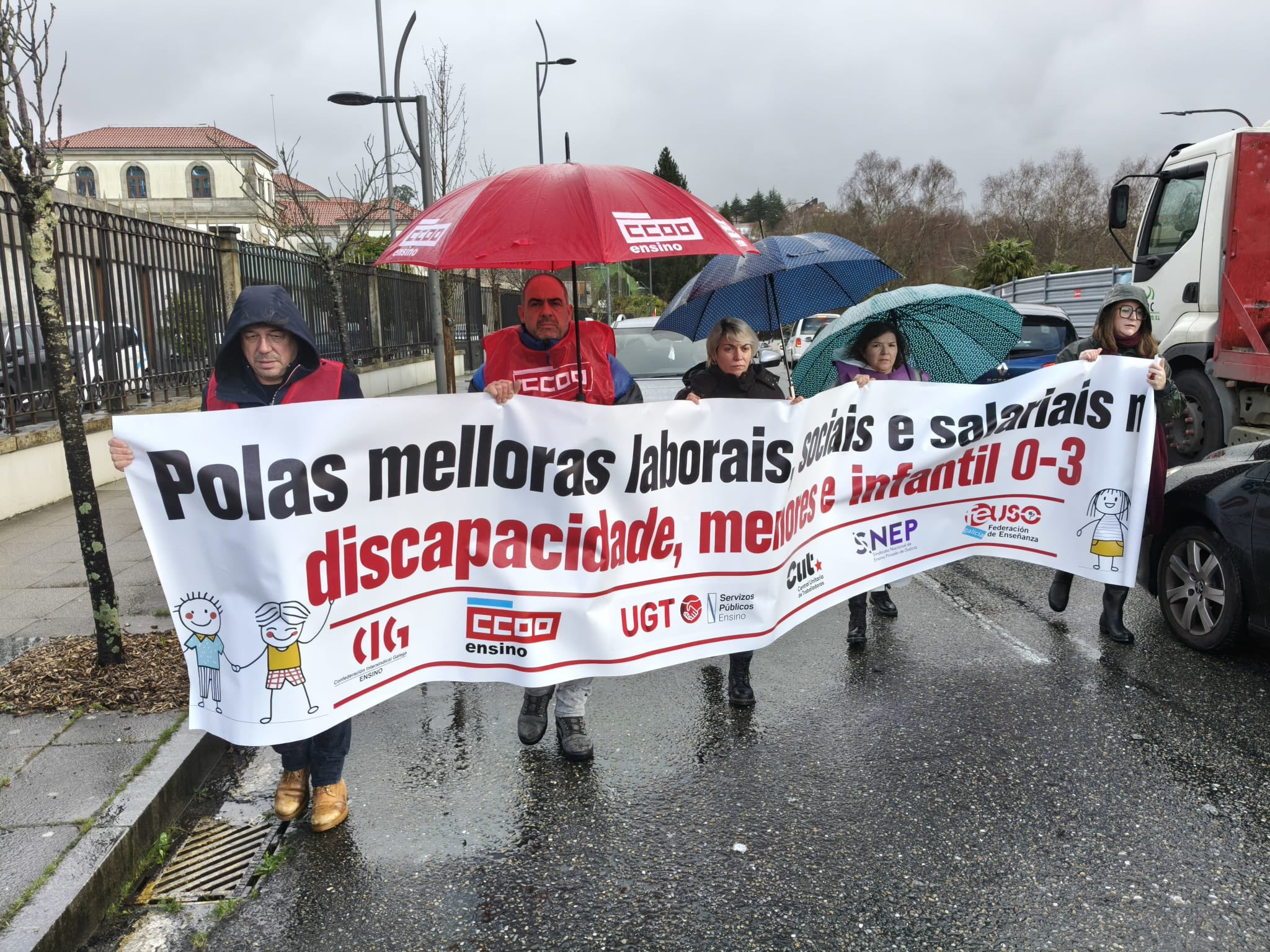 Alarma no sector dos coidados: "Traballar en menores ou discapacidade é hoxe unha película de terror"