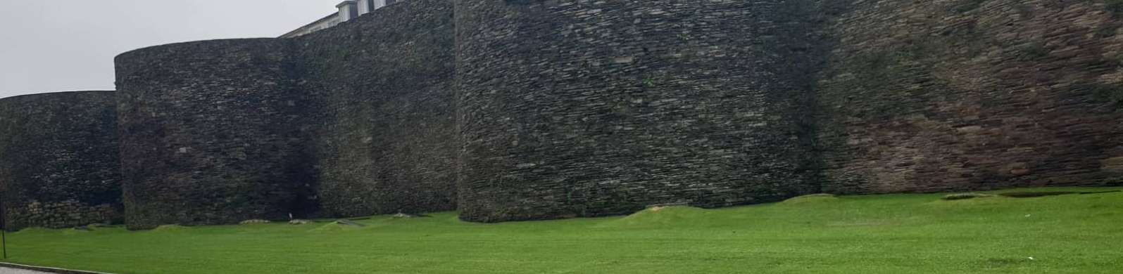 Derrúbase un tramo da Muralla Romana de Lugo tras as intensas choivas