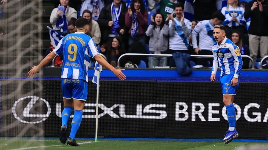 O Deportivo volve gañar en Riazor diante dun combativo Albacete (2-1)