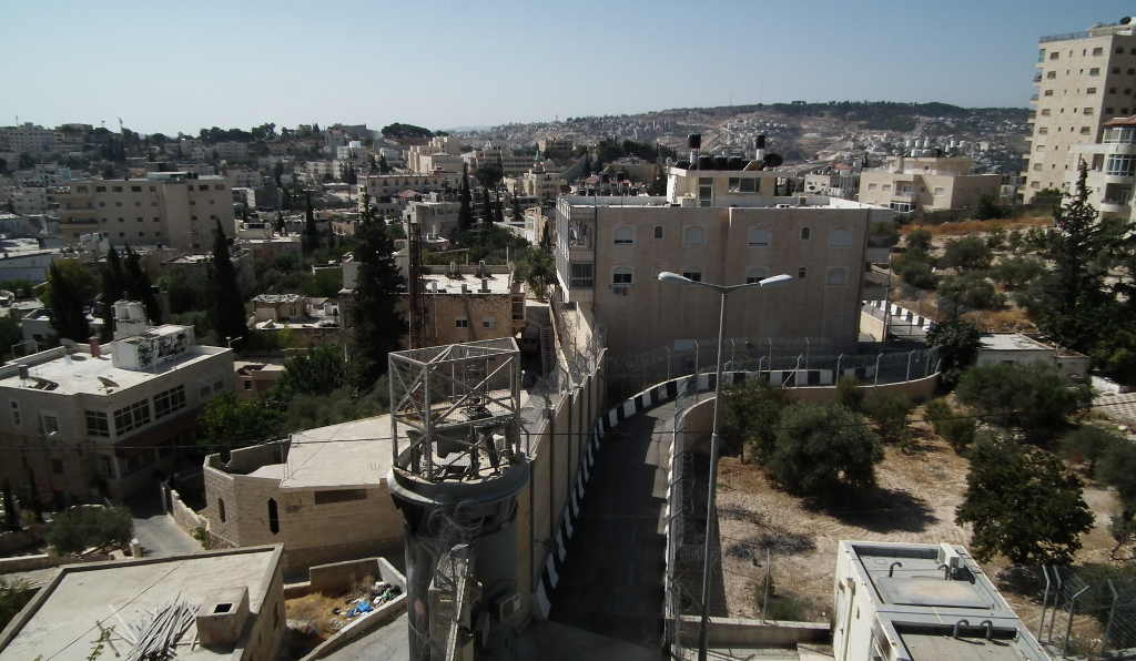Estados Unidos deporta palestinos detidos polo ICE a Cisxordania nun avión dun amigo de Trump