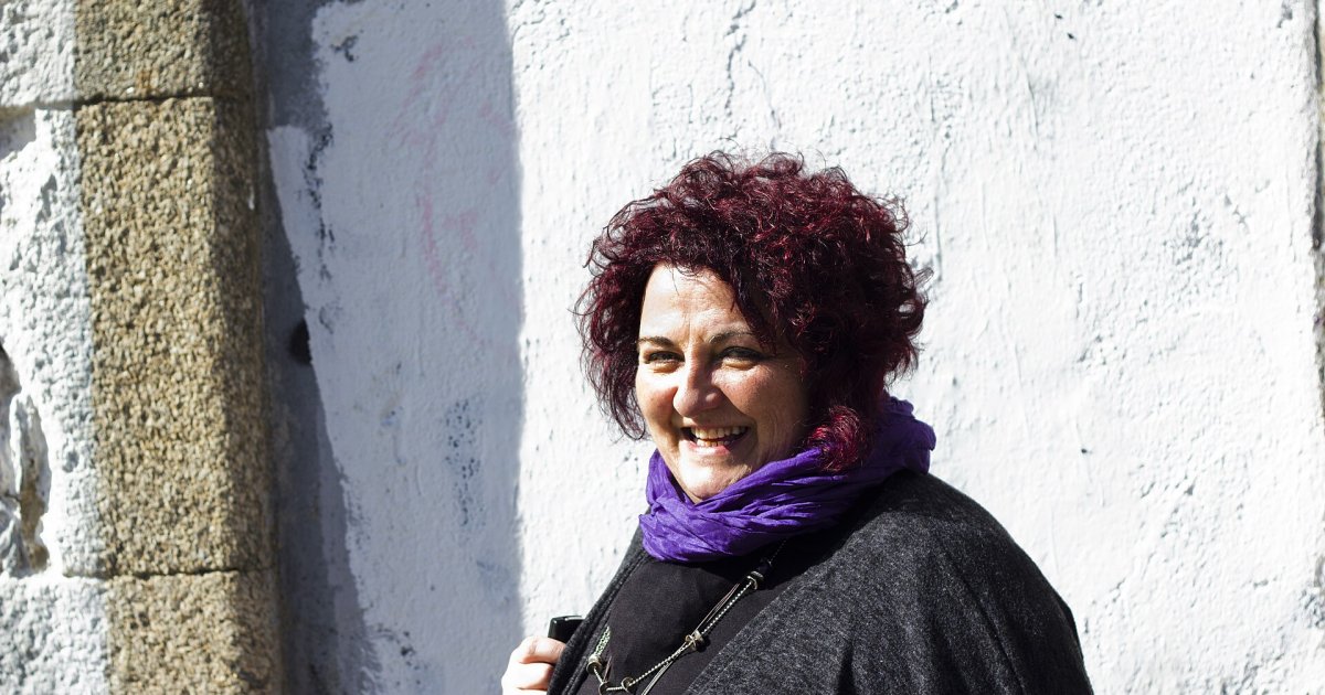 A república malva de Lola Ferreiro, unha terra que segue a xermolar