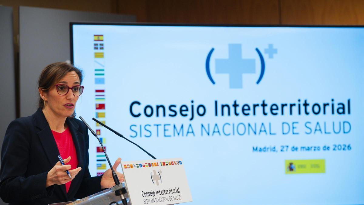 O conflito polo Estatuto Marco leva a varias autonomías, entre elas Galicia, a solicitar a dimisión da ministra de Sanidade, Mónica García