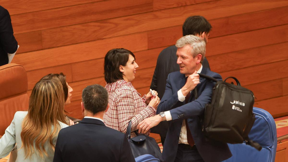 O PP defende unha Xunta «en perfecto estado de revista» mentres a oposición critica a «deterioración» en sanidade e vivenda