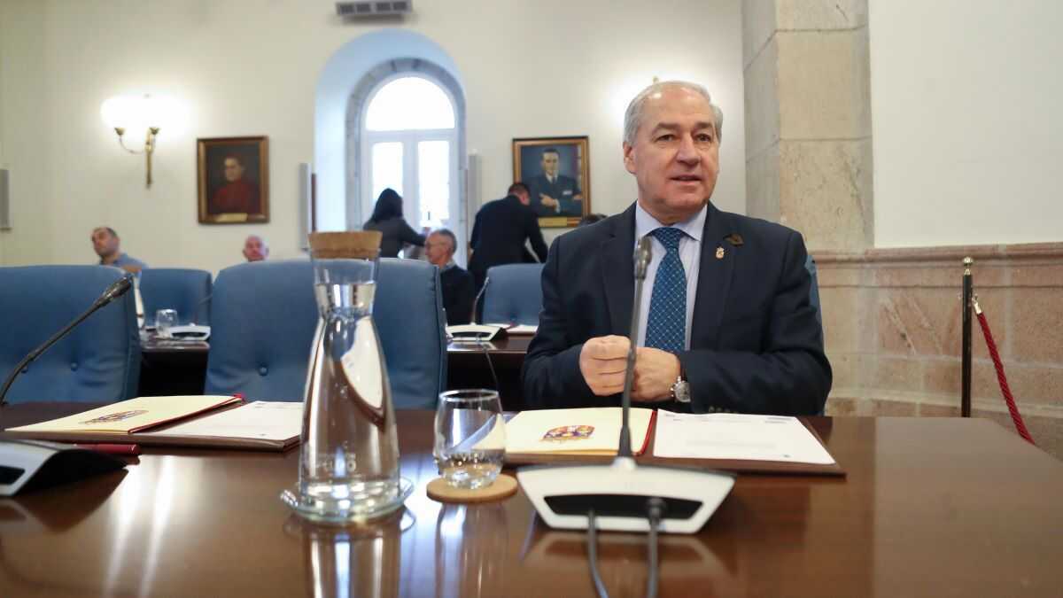 A xuíza que instrúe a causa contra José Tomé na investigación por presunto acoso sexual chama a declarar a cinco mulleres máis
