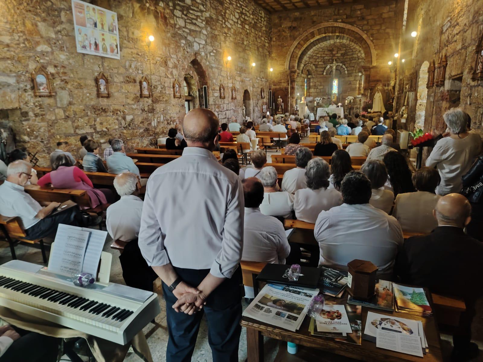 Ribas de Sil aproveita a Festa da Cereixa para homenaxear á asociación local de Manos Unidas