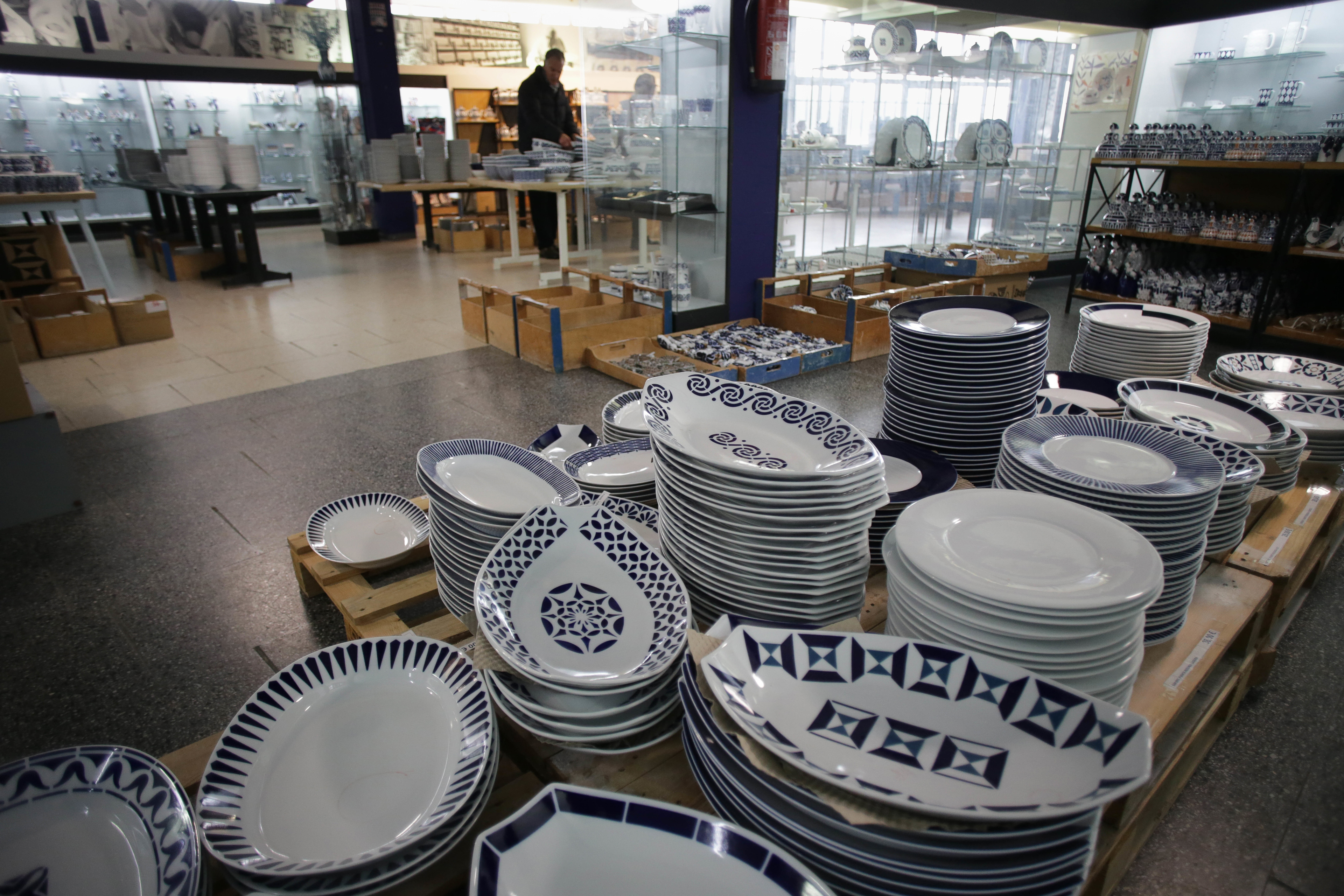 Se ves produtos de Sargadelos tirados de prezo, coidado, porque detrás hai unha gran estafa