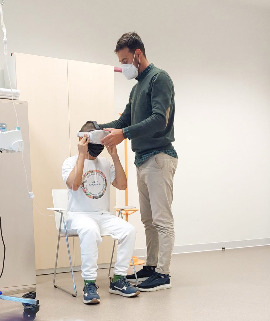A realidade virtual convértese en aliada contra as secuelas do cancro infantil nun pioneiro estudo en Vigo