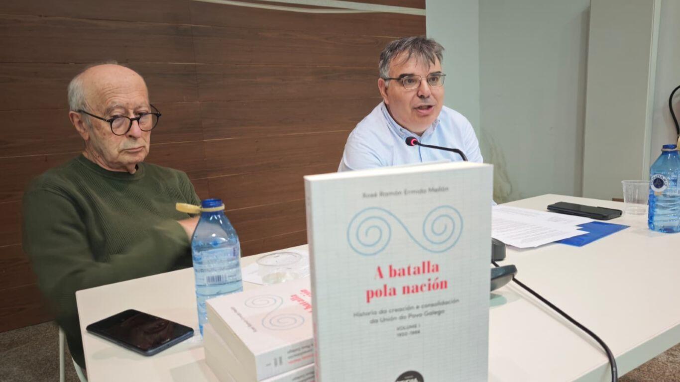 Xosé Ramón Ermida Ermida presentou o primeiro libro sobre a historia da UPG