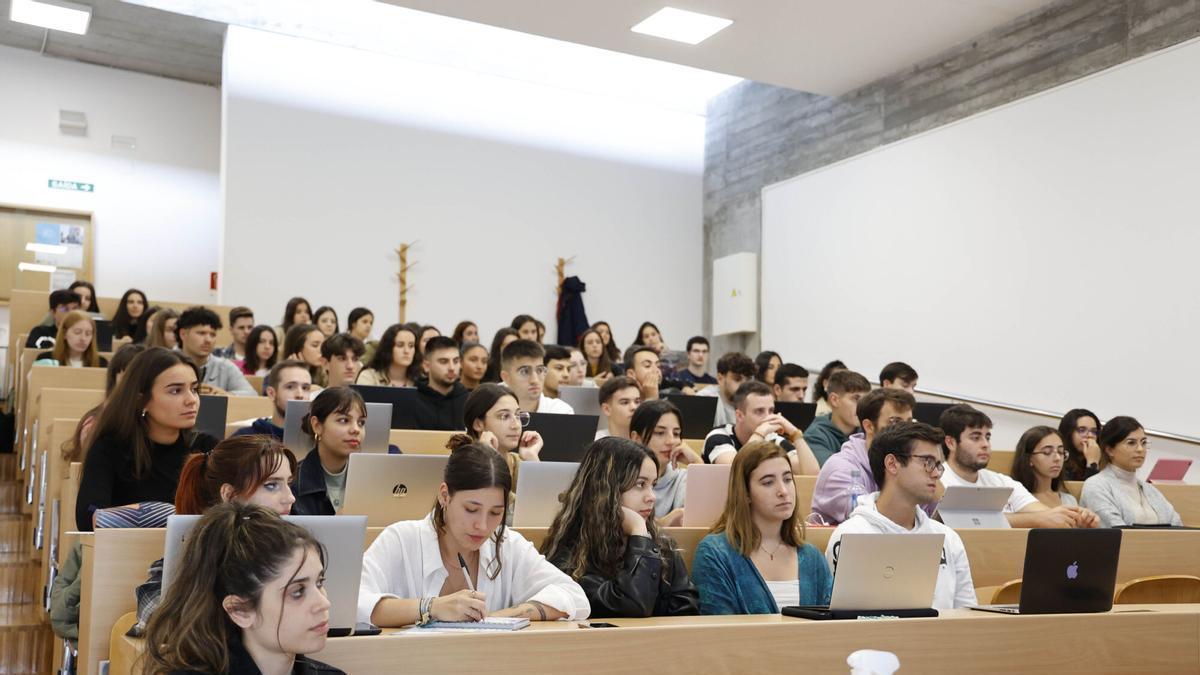 A endogamia entre o profesorado dos campus galegos marca o máximo en dez anos