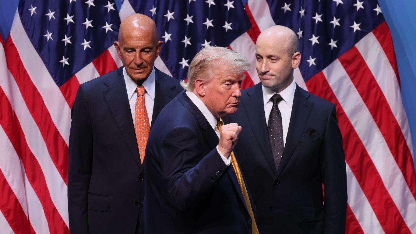 Trump volve mudar o discurso e di agora que "España se redimiu" após comprometerse a un "pago importante" á OTAN