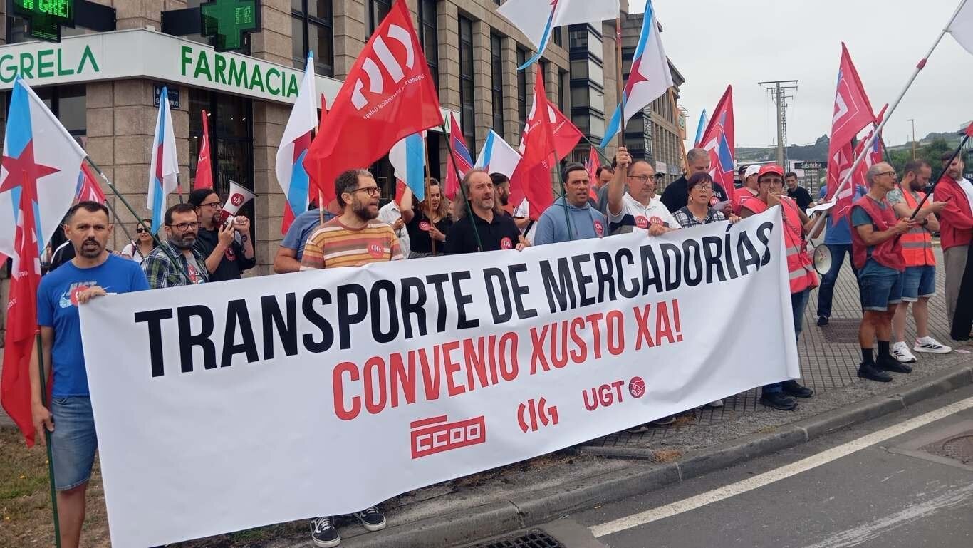 Comezan as mobilizacións no transporte de mercadorías da Coruña tras o bloqueo das negociacións do convenio