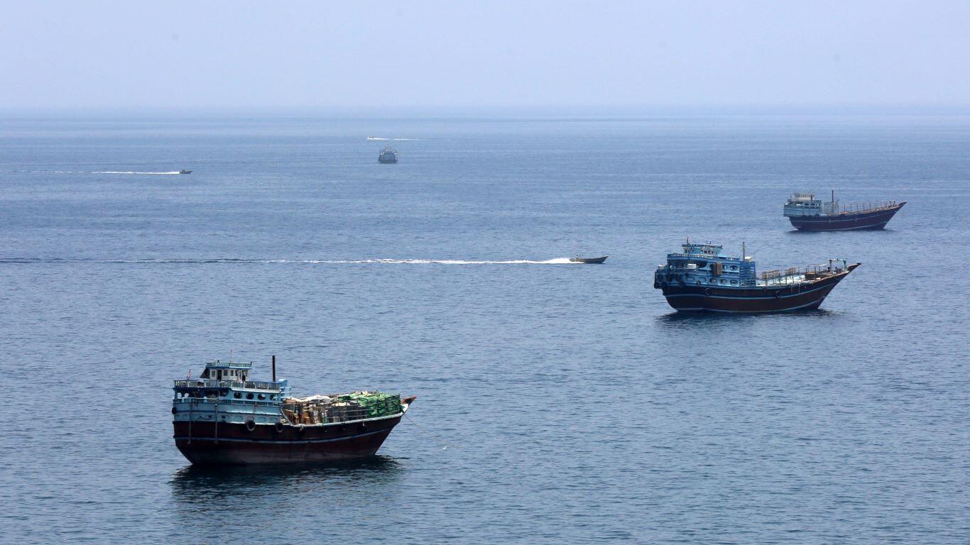 Trump impón o bloqueo naval no estreito de Ormuz e Irán advirte de que "a exportación de petróleo e gas será para todos ou para ninguén"