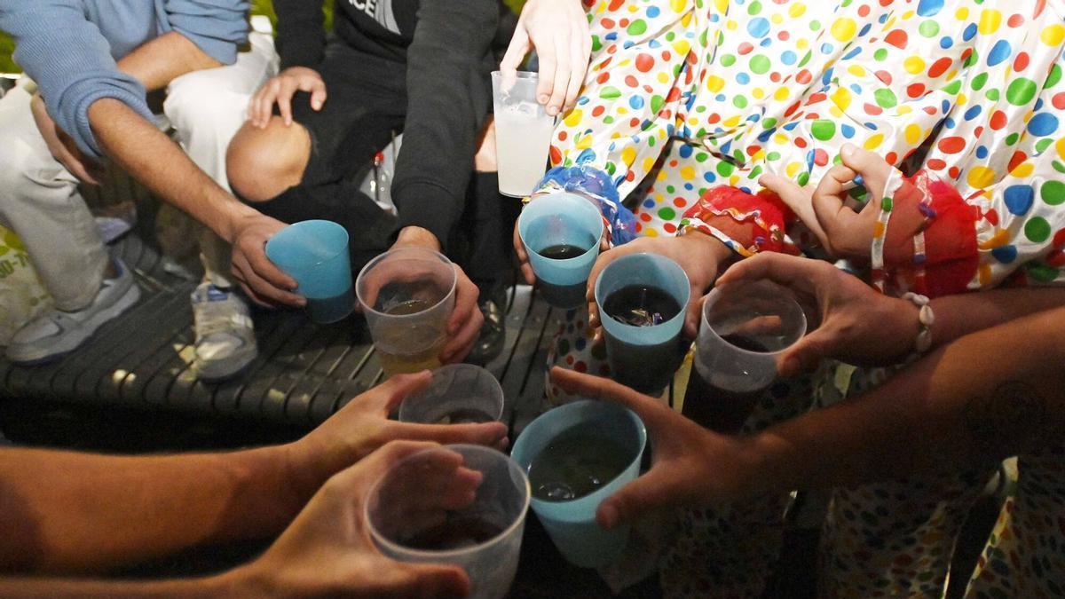Galicia suma máis de 2.600 denuncias a locais por vender alcol a menores desde que impulsou unha lexislación máis restritiva en 2011