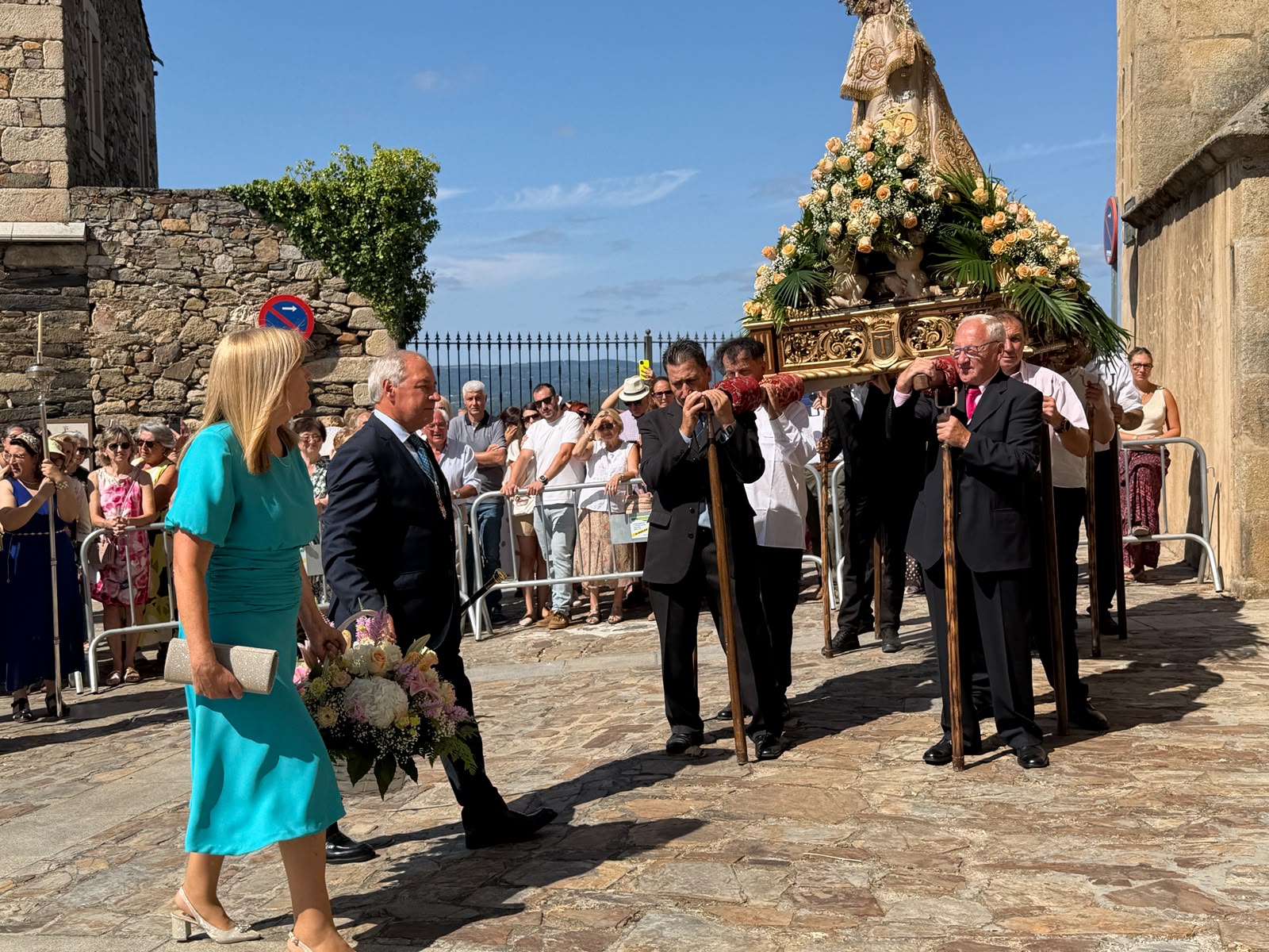 Honra da Patroa da cidade, a Virxe de Montserrat, nas Festas Patronais de Monforte