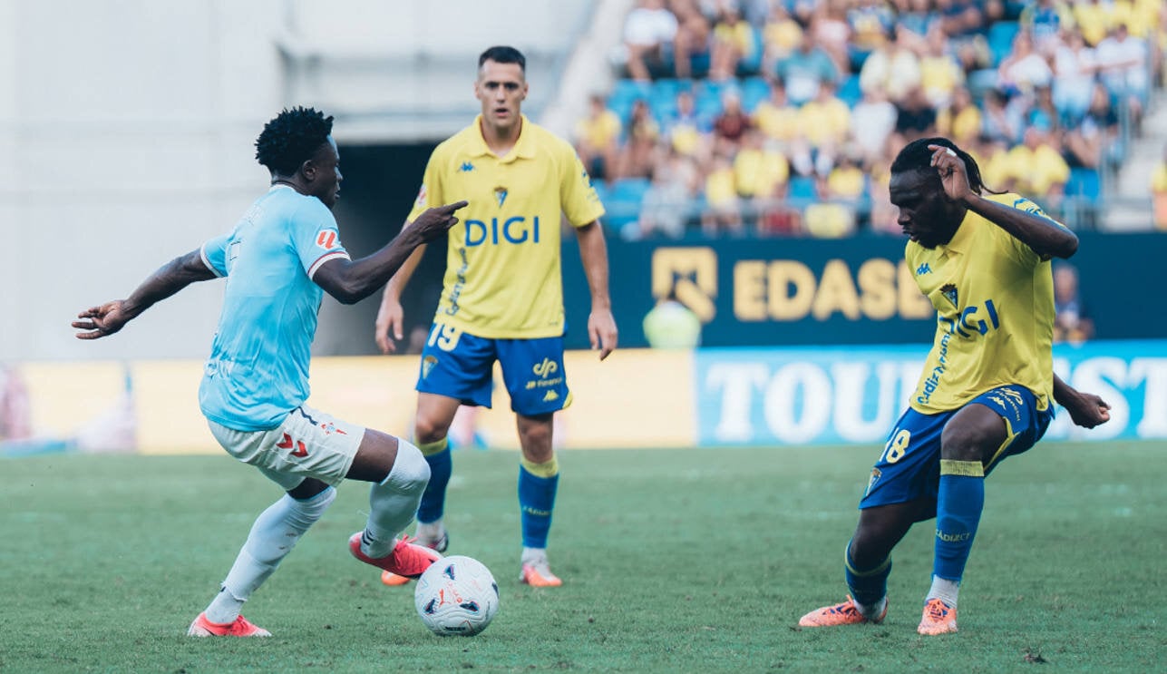 O Celta Fortuna debuta no fútbol profesional cun empate en Cádiz