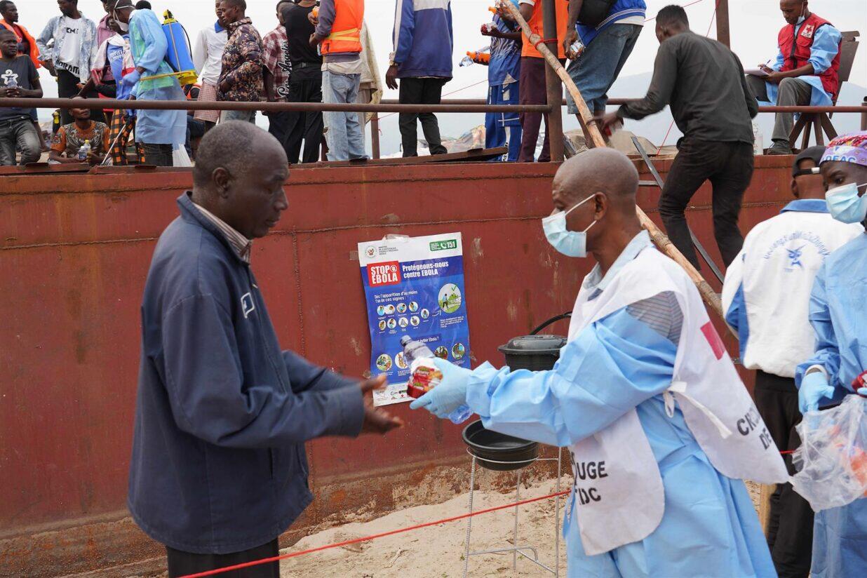 Unha morte cada 30 minutos: o foco de ébola na República Democrática do Congo xa matou máis de 2.200 persoas