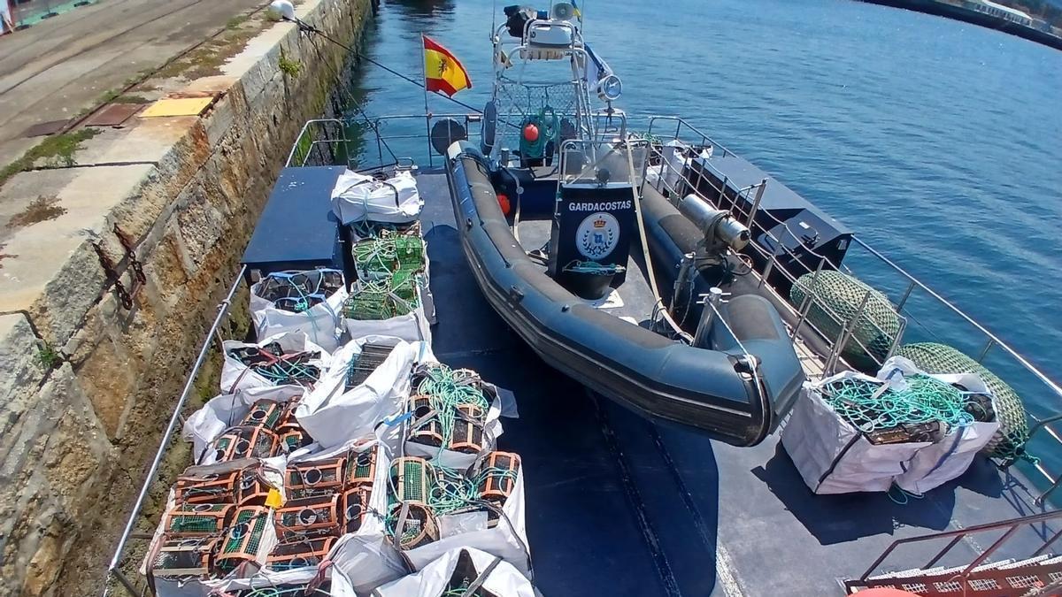 Comiso marca de artes ilegais en Galicia: 656 aparellos retirados do mar en só unha semana