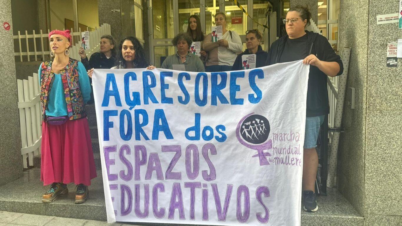 A Marcha Mundial das Mulleres denuncia que Inspección Educativa "se nega a recibir" as nais afectadas polas agresións machistas no IES Xulio Prieto Nespereira