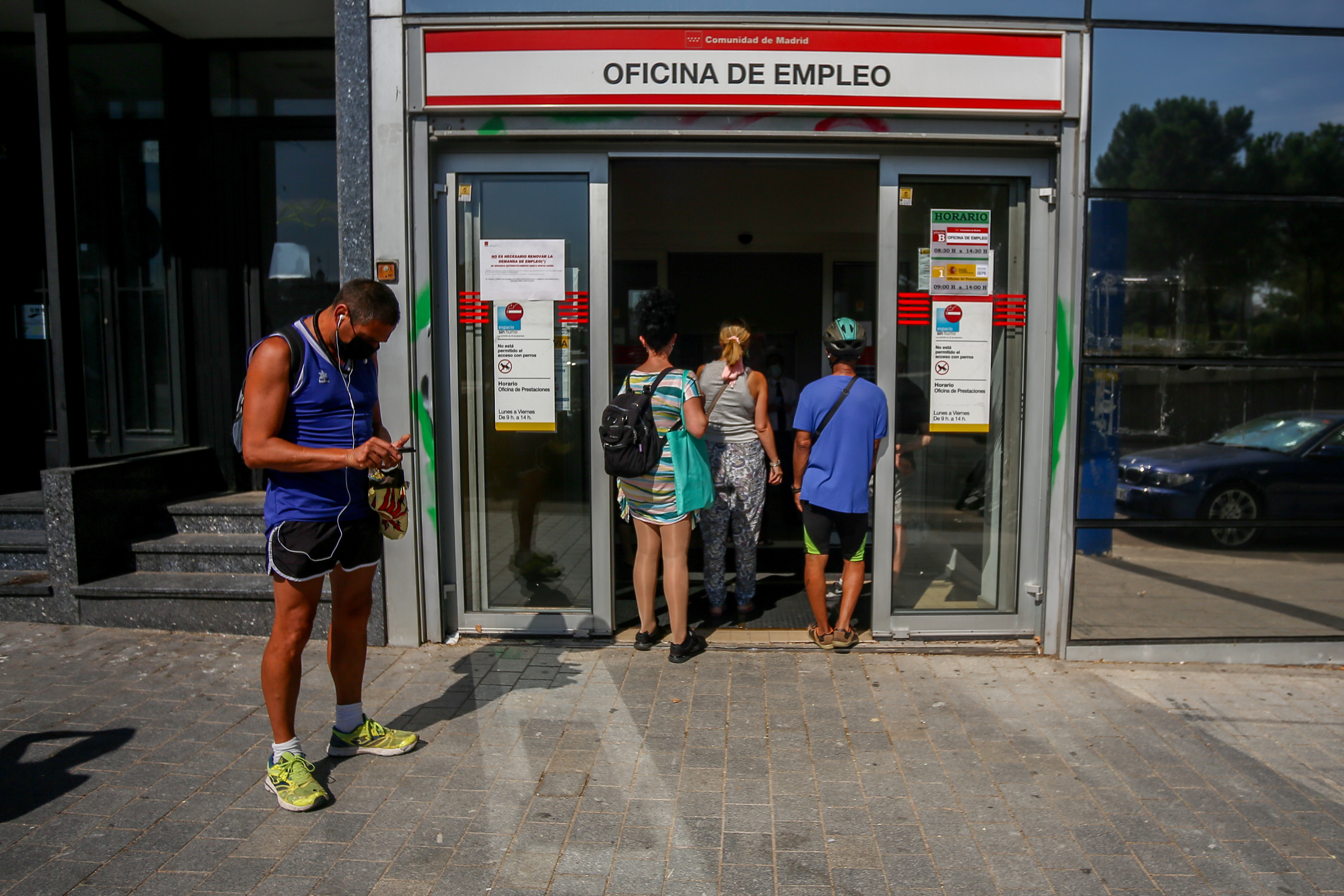 Sobe o paro en Galicia durante o mes de agosto: unha posible análise do por que