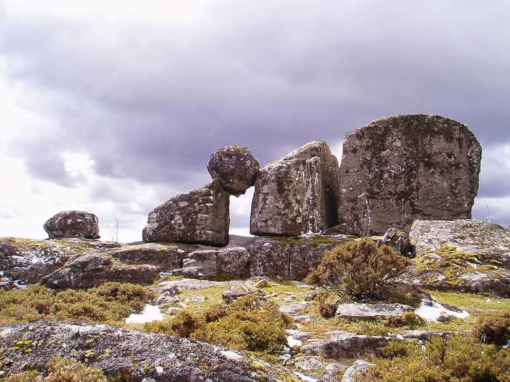 Do Monte do Seixo ao Tambre: catro roteiros para redescubrir o patrimonio galego este outono