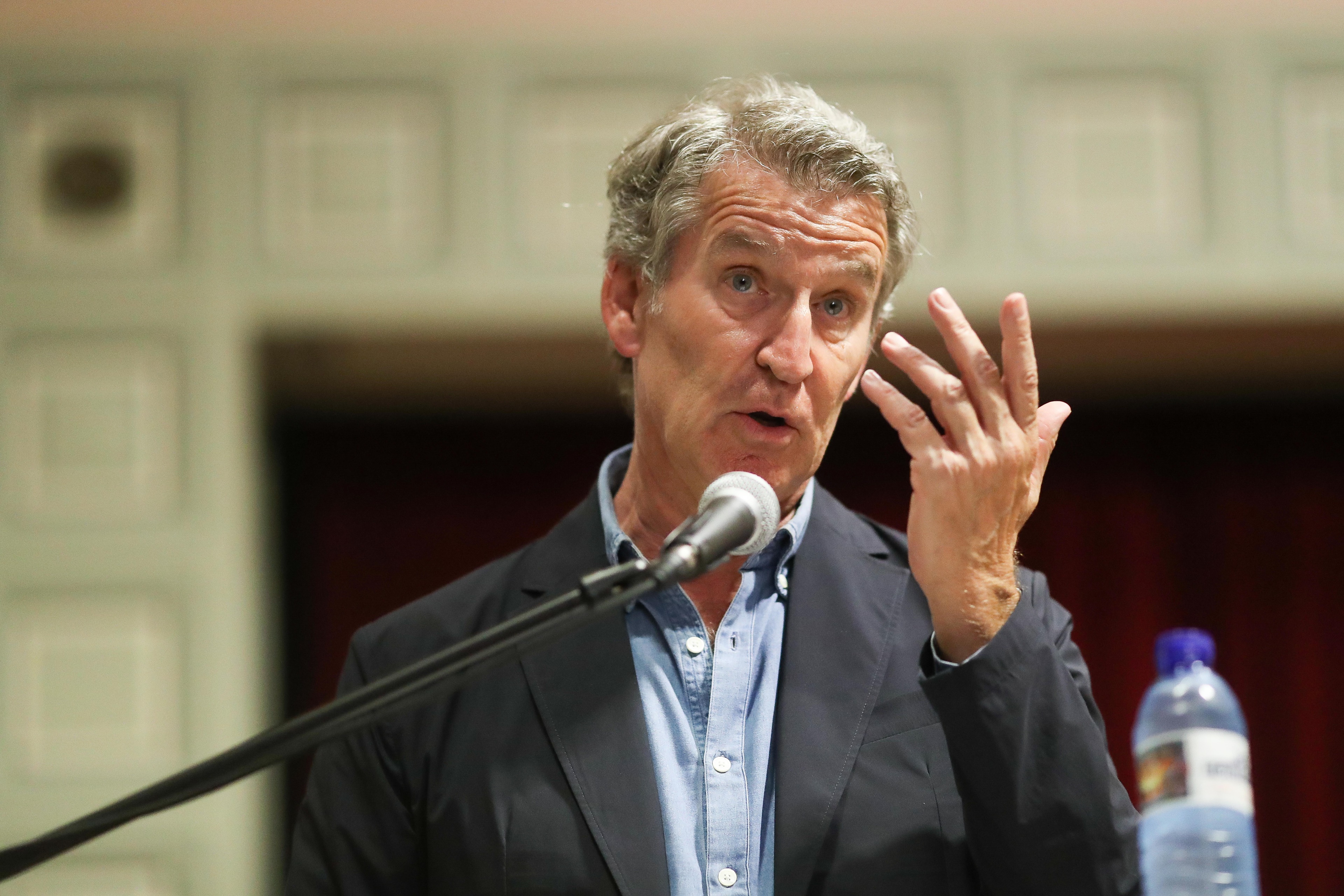 Feijóo non terá que declarar como paga a súa vivenda ao ser rexeitada a moción presentada polo PSOE