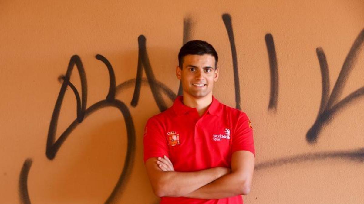 Héctor Sánchez, 19 anos, do taller de camións do seu bisavó en Santiago, ao Mundial da FP en Shanghái