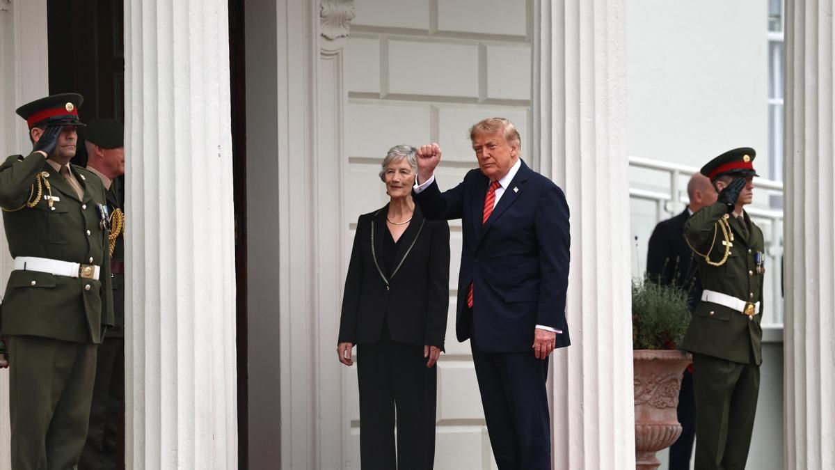 Trump dice que querría ver la reunificación de Irlanda y que ocurrirá "tarde o temprano"