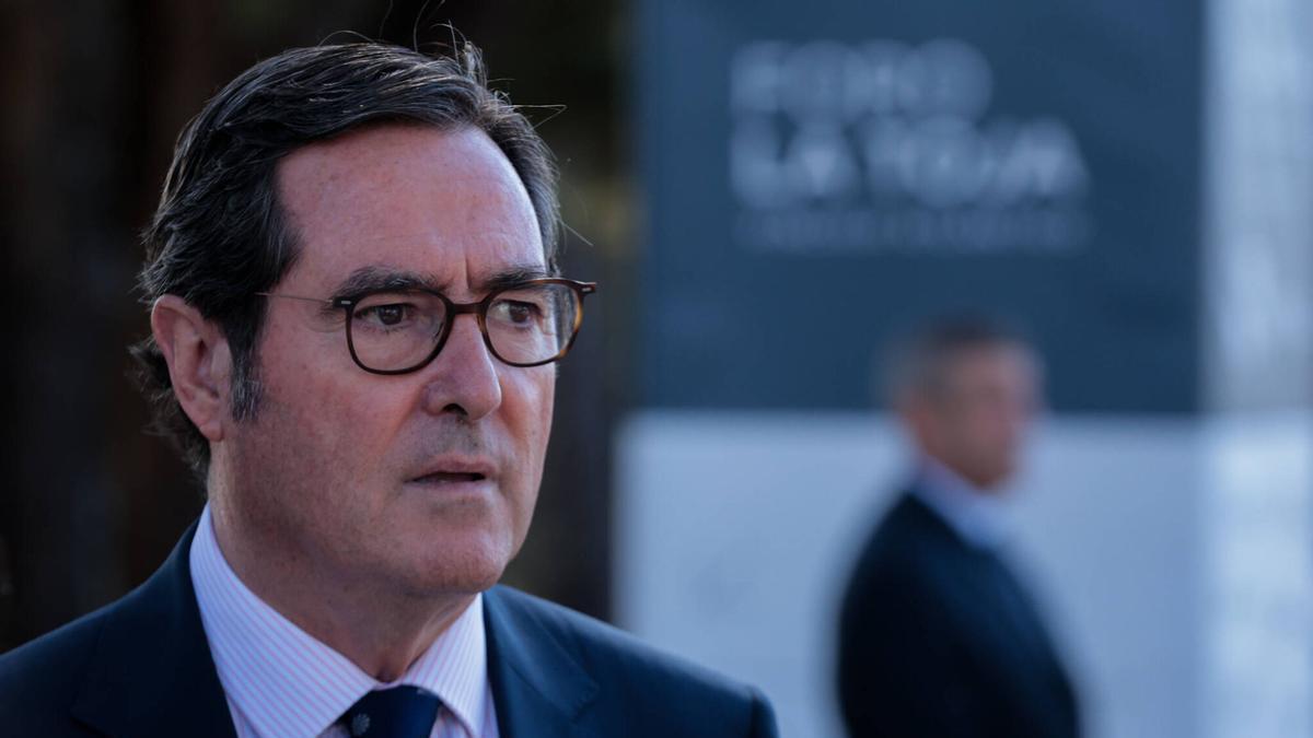 Garamendi ve «ilegal» unha posible folga xeral pola vivenda xa que «non está dentro dun conflito laboral»