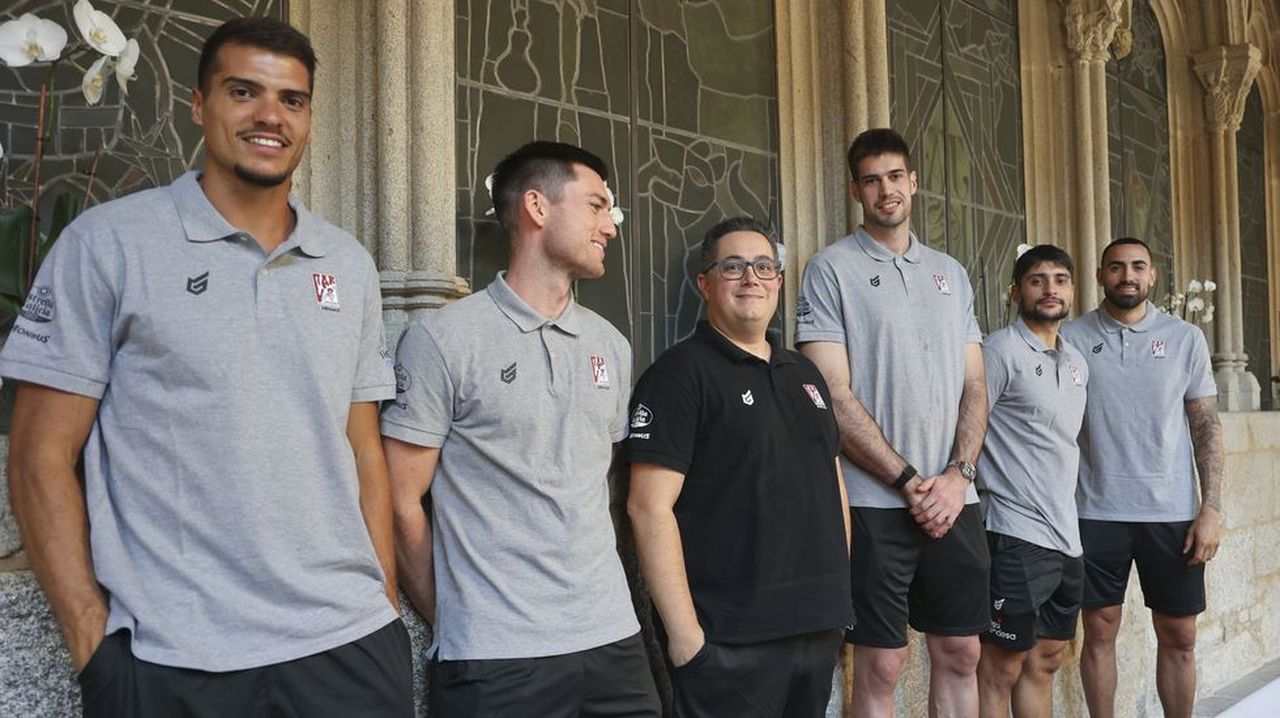 Epi, adestrador do Obradoiro, na &laquo;media day&raquo; previa ao comezo da tempada na ACB: &laquo;Xa empeza o show&raquo;