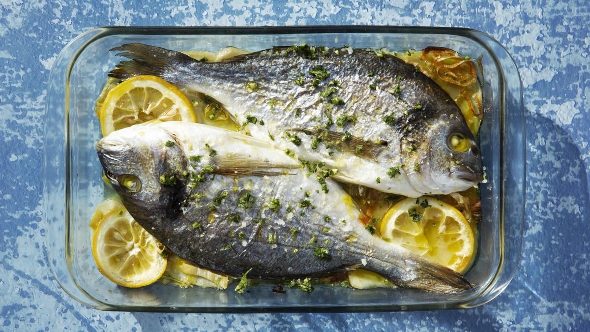 Cómo utilizar la sal para conseguir que la dorada al horno conserve su textura y quede jugosa y sabrosa