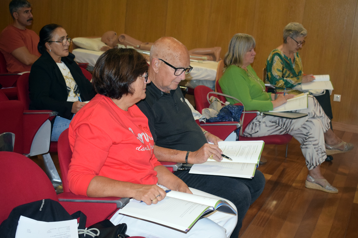Vinte persoas de oito procedencias aprenden galego en Valga para empregalo en situacións da vida diaria