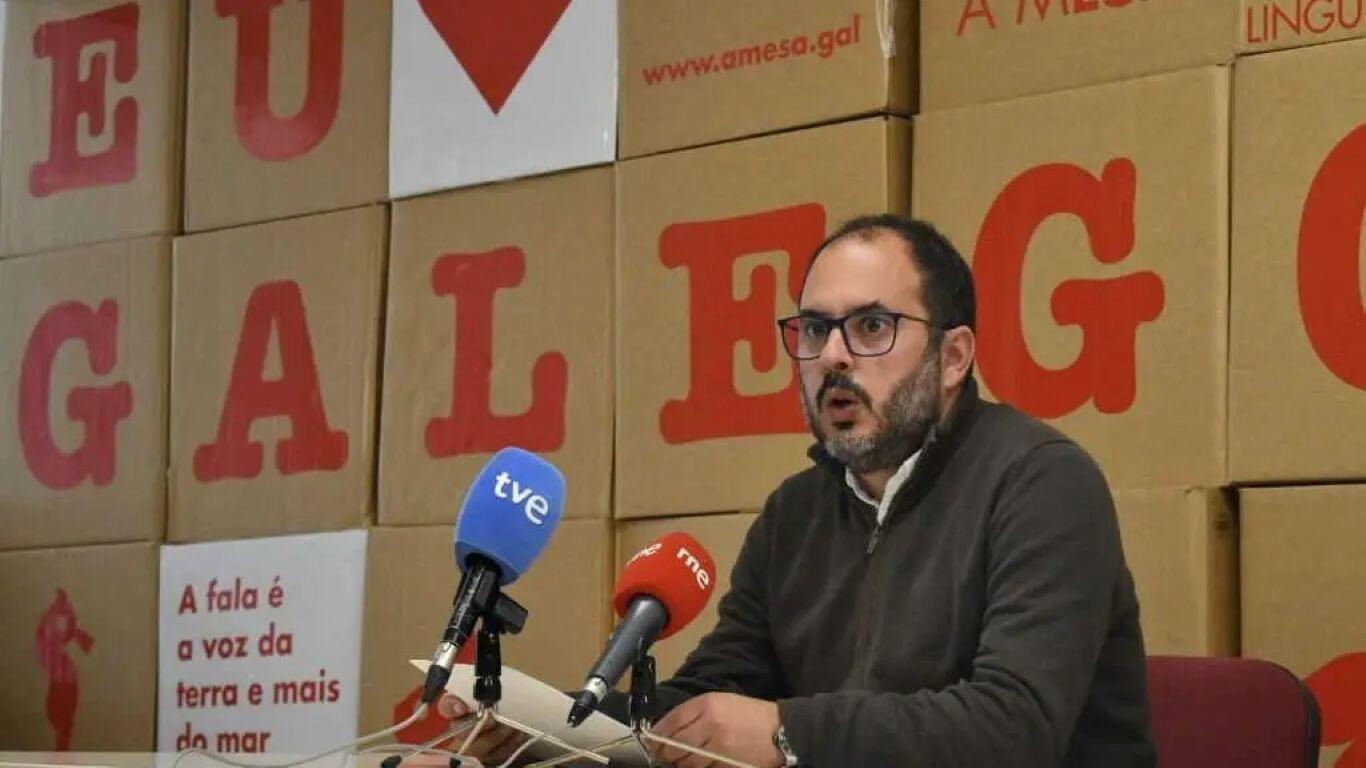 A Mesa denuncia que o plan da lingua da Xunta afonda no retroceso para o idioma: "Un paso máis para eliminar a oficialidade do galego”.