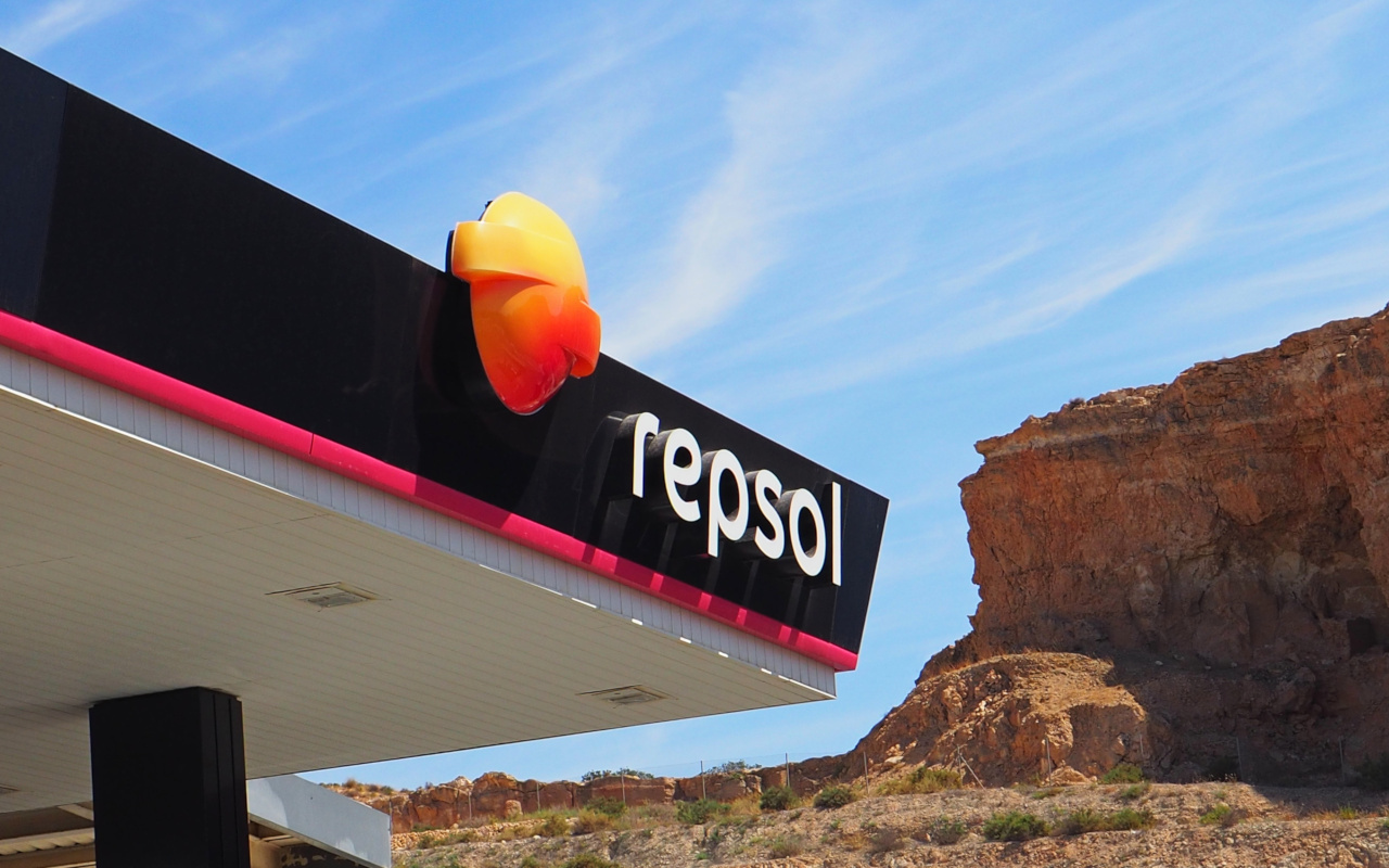 Repsol ha recibido al menos 366 millones de euros en ayudas y subvenciones públicas en los últimos cuatro años