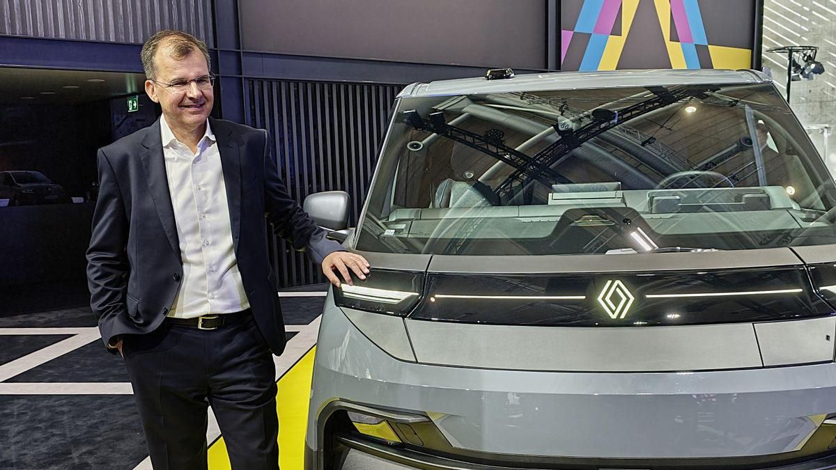 Jan Ptacek, vicepresidente de Renault Vehículos Comerciales: "Los competidores chinos están más activos, pero nos gusta la competencia"