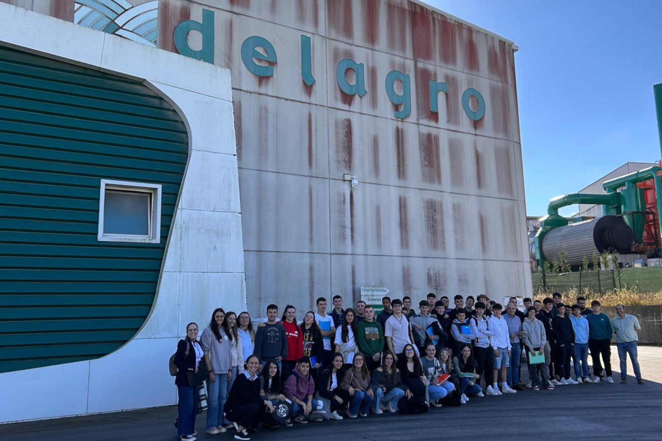 Alumnado da EFA Fonteboa realiza unha visita á cooperativa Delagro