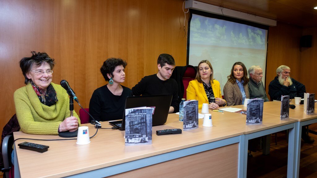 VÍDEO | Compostela recobra a memoria dos anos máis escuros baixo a represión do franquismo
