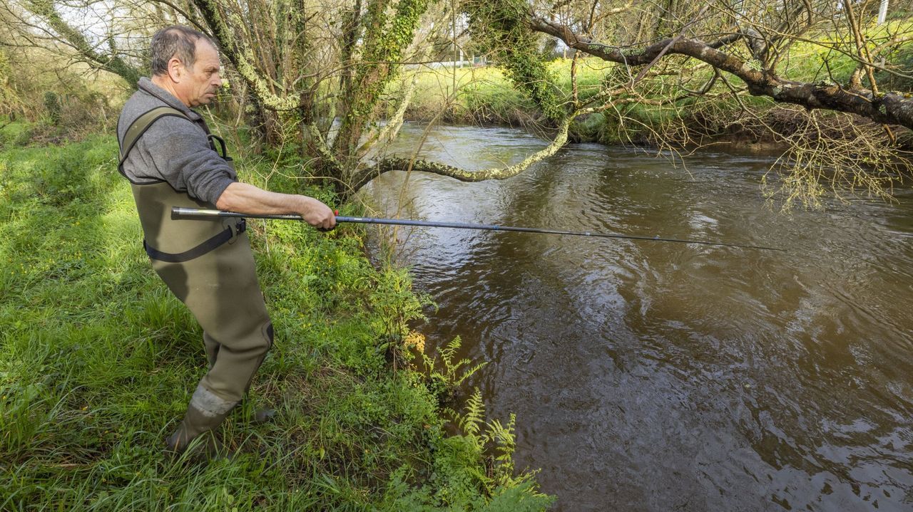 Grande incremento das licenzas de pesca fluvial na Costa da Morte debido á nova normativa