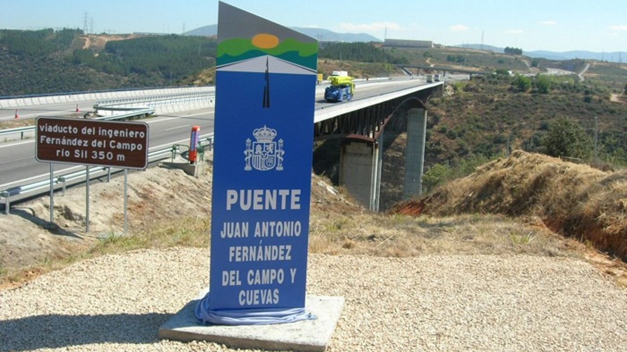 A &laquo;ponte Tom&aacute;s Notario de Lugo&raquo; que non admite o Goberno: Existen outros nas estradas de Espa&ntilde;a que si levan o nome de personalidades