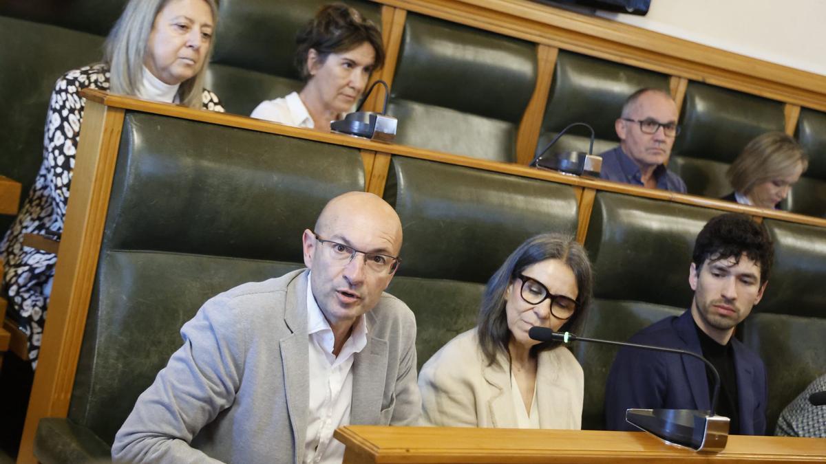 O PSOE de Santiago queda só con dous edís