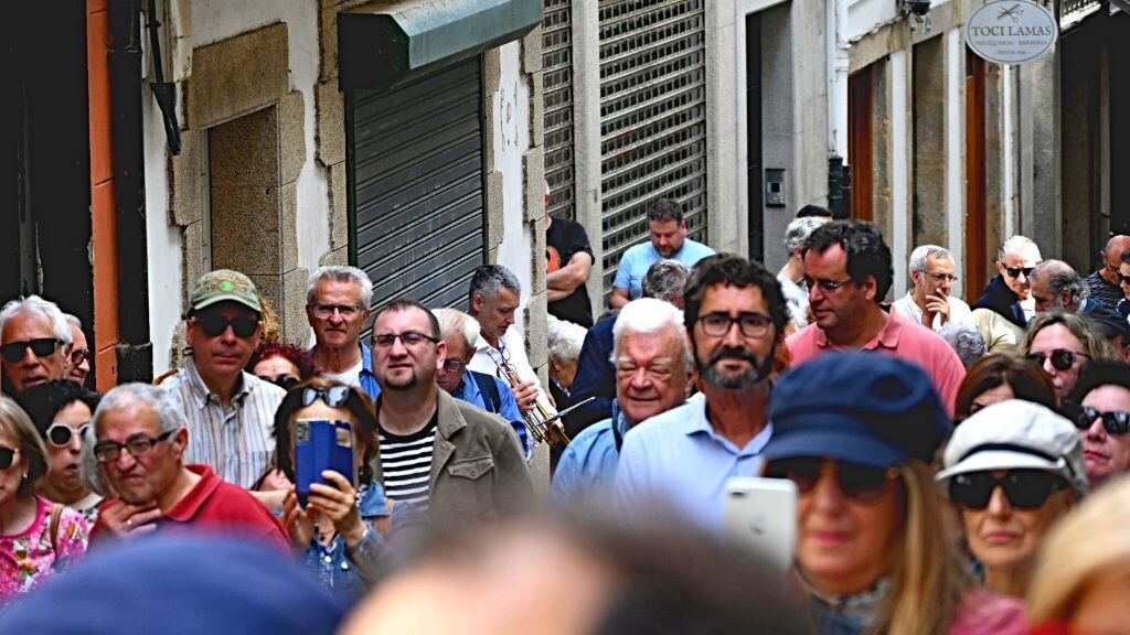 Pontedeume homenaxea a cultura galega cun 'Cortexo Cívico'