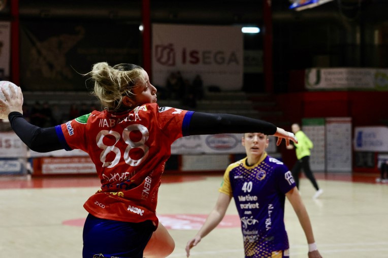 O Conservas Orbe Zendal do Porriño en Islandia para disputar a final da EHF European Cup