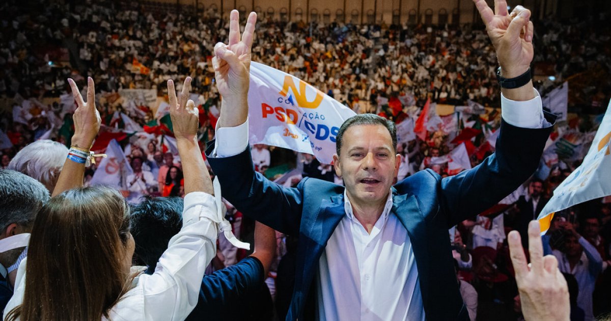 Portugal entrégase ás dereitas