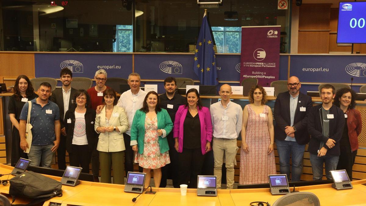 Ou problema dá vivenda en Galicia chega a Bruxelas: un dereito que agora é un negocio