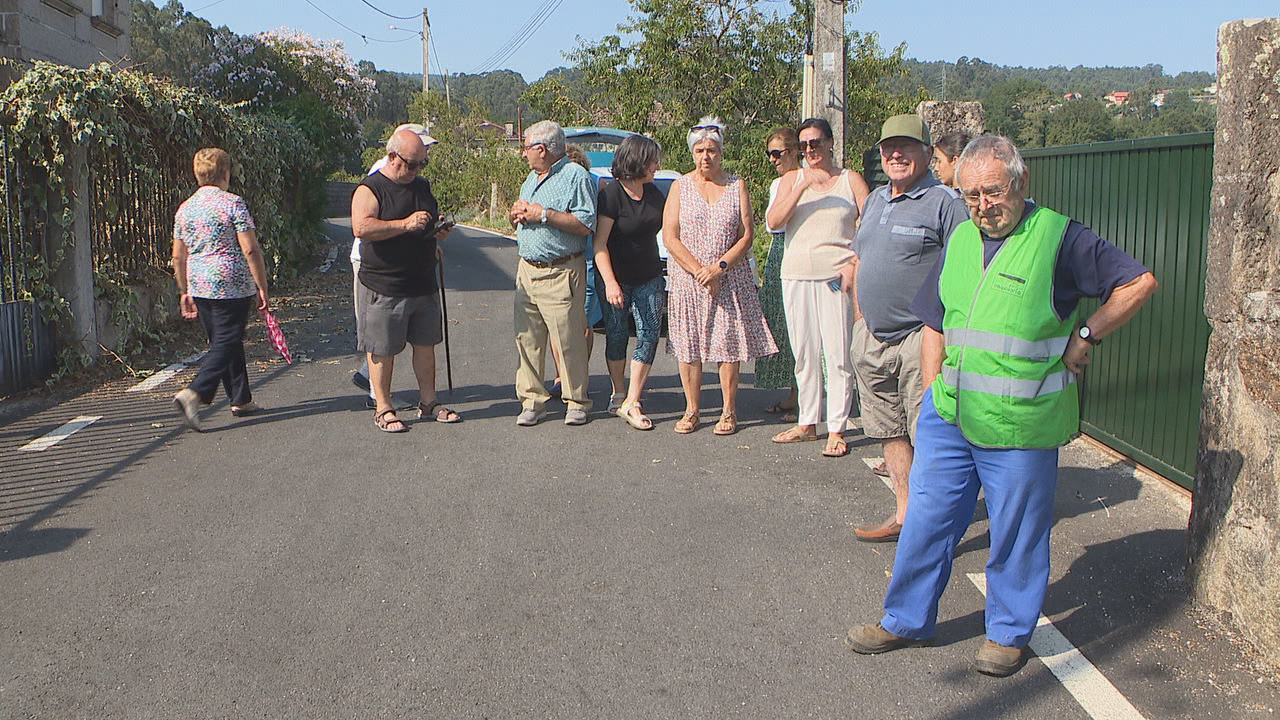 Veciños de Salcedo (Pontevedra) poñen fin pola forza a unha ocupación ilegal