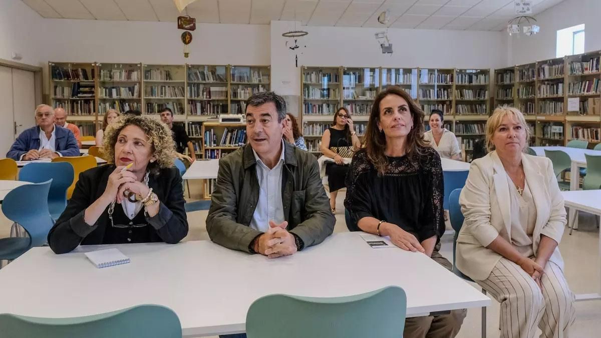 Menos burocracia nos ‘coles’: control de ausencias e revisión de notas dixitais